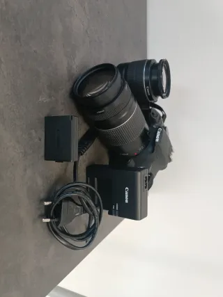 Cámara Canon EOS 1200 + 2 objetivos