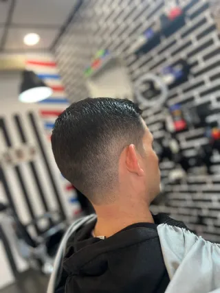 Barbero buscando trabajo