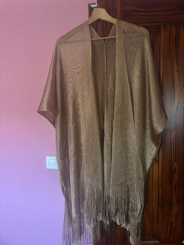 Kimono fular dorado con flecos
