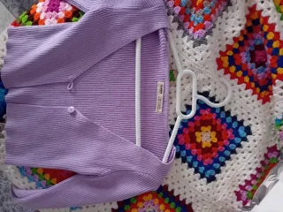 Cárdigan lila pastel