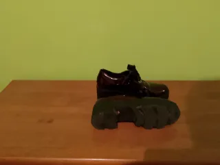 Zapatos charol granate lazo negro Talla 37