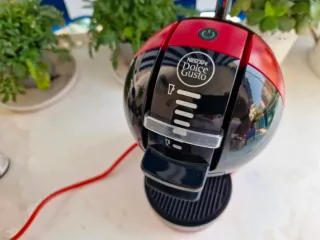 Cafetera Dolce Gusto Roja y Negra