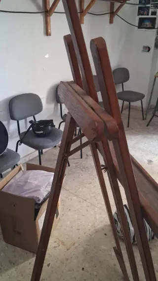 Caballete de madera para artistas