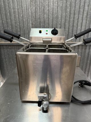 Cocedor de pasta profesional de sobremesa.