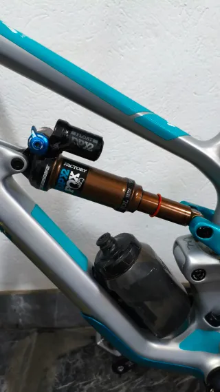 Yt Jeffsy cf pro race (Carbono) con mejoras.
