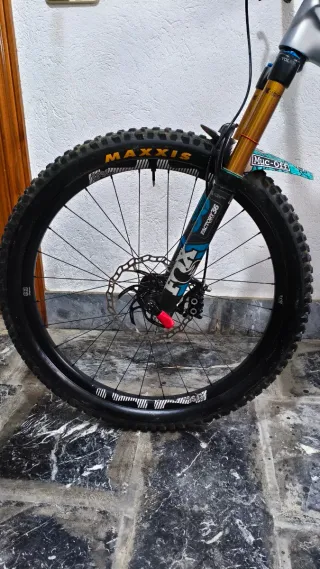 Yt Jeffsy cf pro race (Carbono) con mejoras.