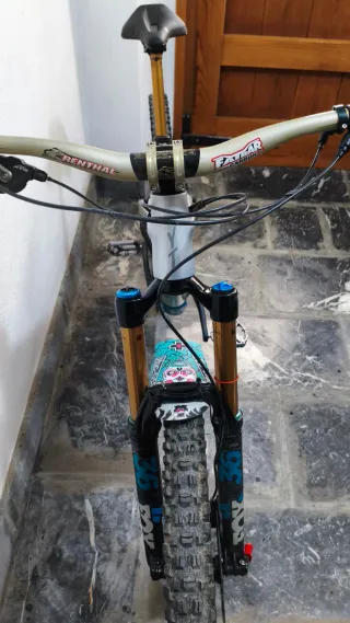 Yt Jeffsy cf pro race (Carbono) con mejoras.