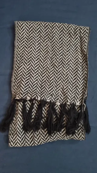 Lote 3 bufandas hombre y pañuelo 20€   LAS 3