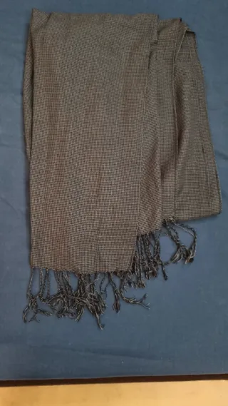 Lote 3 bufandas hombre y pañuelo 20€   LAS 3