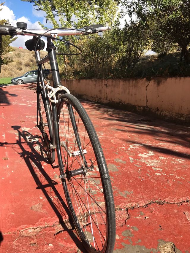 Bicicleta Clásica Negra Reacondicionada