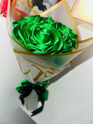 Bouquet  con nastro di rasso fatti a mano