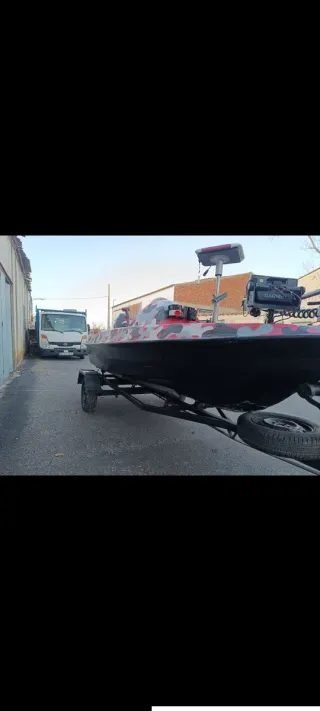 Barca de pesca Bass Boat