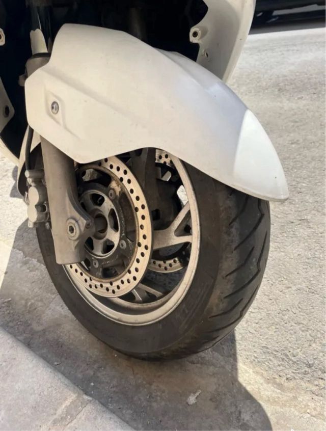 DESPIECE Suzuki Burgman 125 Blanca 2007