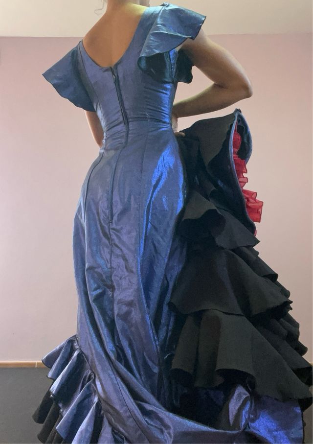 Bata de Cola Flamenco Azul y Negro