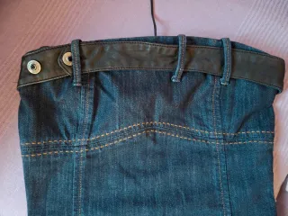 Vestido vaquero Salsa sin tirantes.