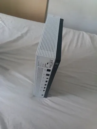 Xbox One S + Mando + Cables