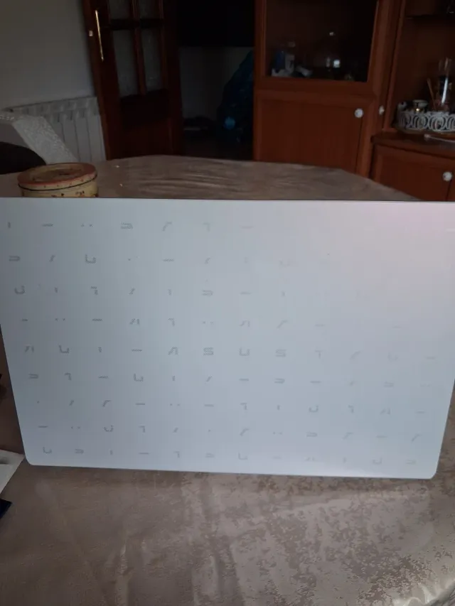 Asus Vivobook E410MAB Plata y Azul