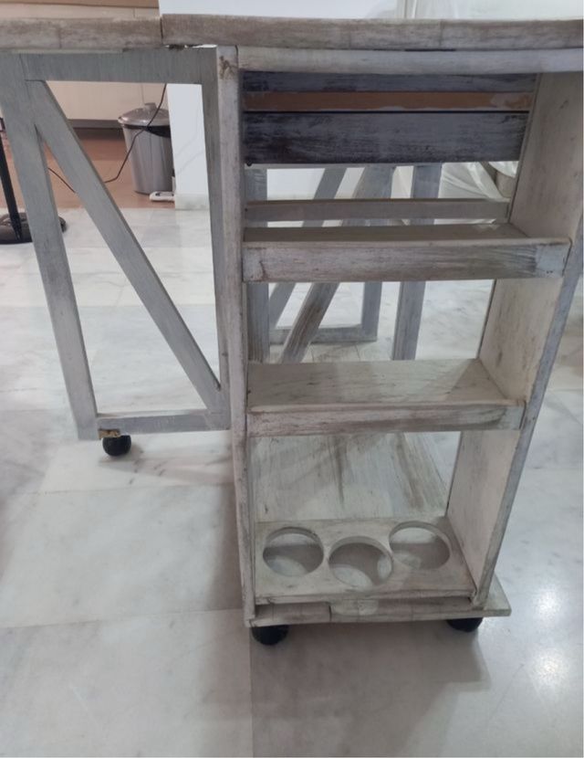 Mesa extensible de madera gris y blanca