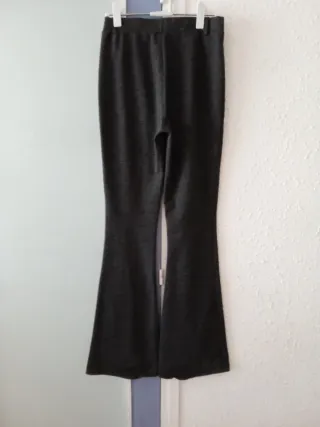 Pantalones acampanados grises