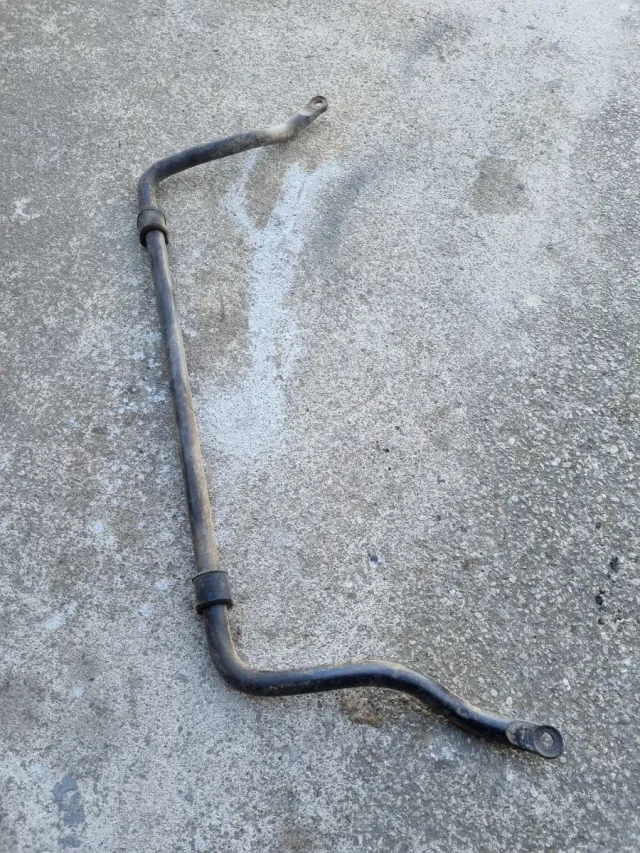 Mitsubishi Montero MK 1 - barra estabilizadora