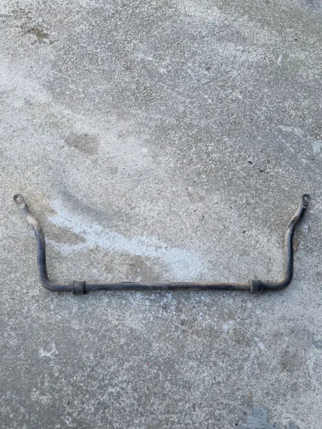 Mitsubishi Montero MK 1 - barra estabilizadora