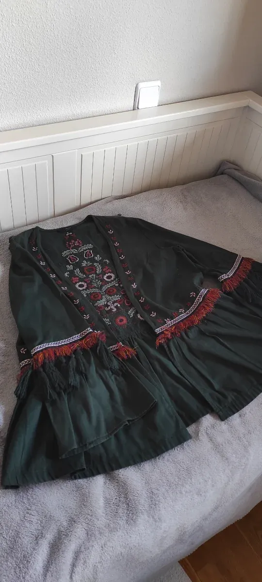 Amitié. Chaqueta bordada.