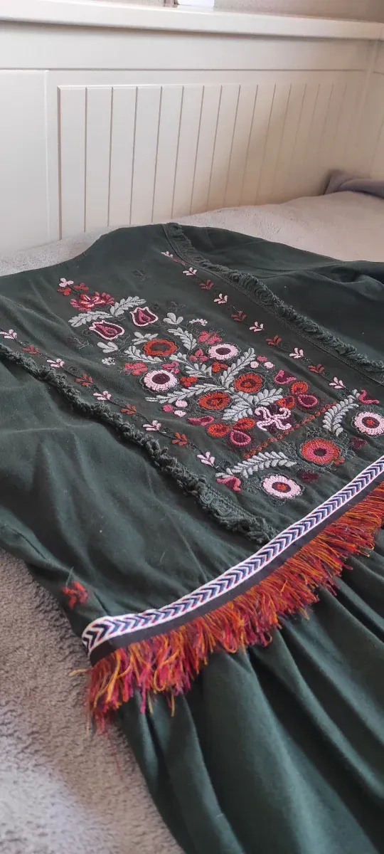 Amitié. Chaqueta bordada.