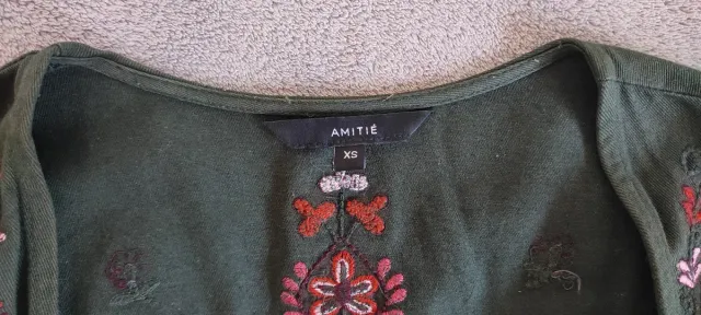 Amitié. Chaqueta bordada.