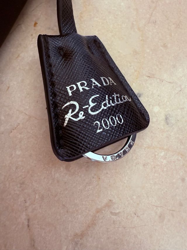 Bolsito Prada Re-Edition 2000 Negro