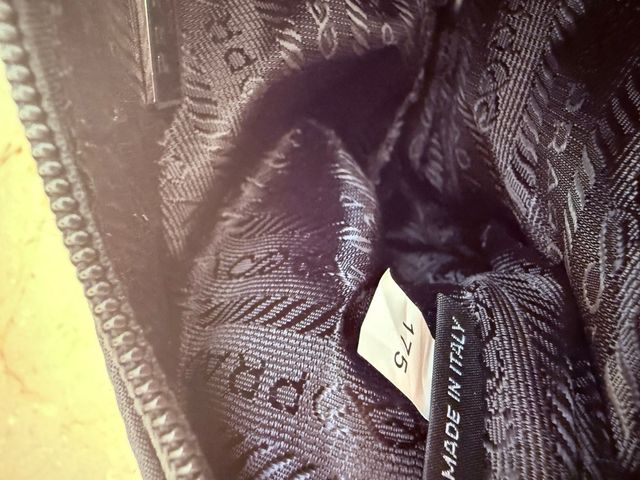Bolsito Prada Re-Edition 2000 Negro