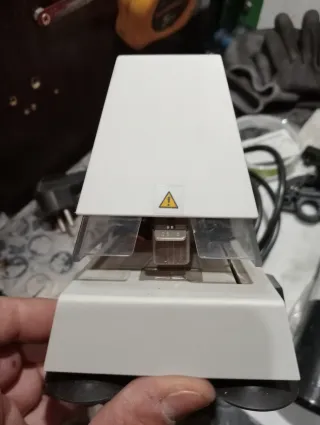 Grapadora Eléctrica Blanca