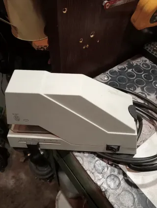 Grapadora Eléctrica Blanca