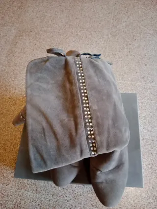 Stivaletti scamosciati grigi con strass  Tacco 10