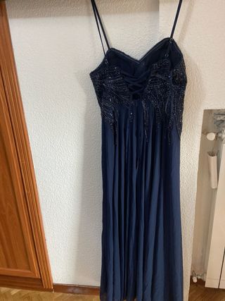 Vestido largo azul con pedrería