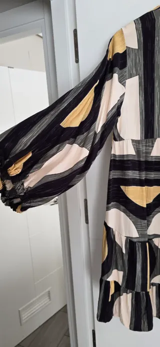 Vestido corto vuelo estampado