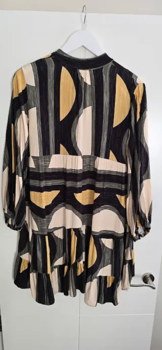 Vestido corto vuelo estampado