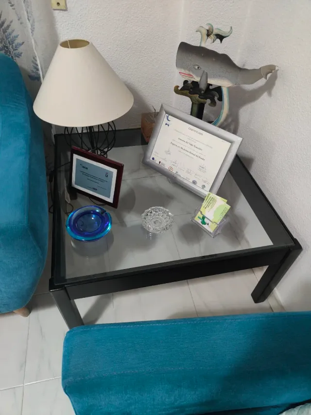 Mesa cuadrada cristal y madera negra