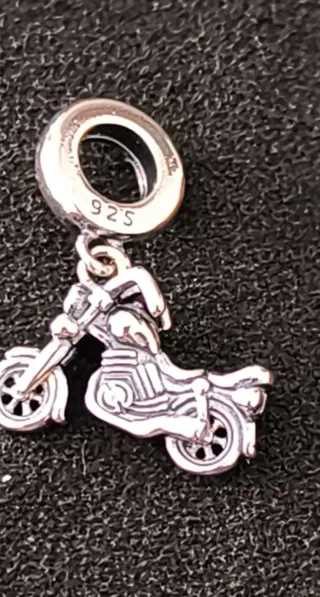Charm Plata 925 Moto