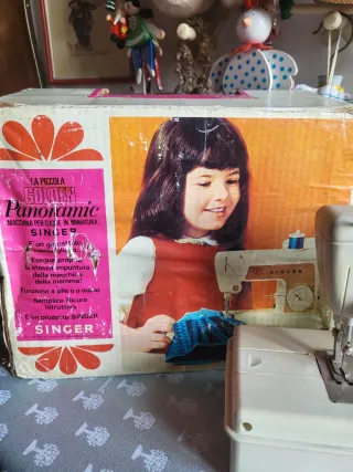 Macchina da cucire Singer giocattolo
