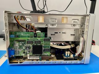 PC retro compacto Shuttle XPC