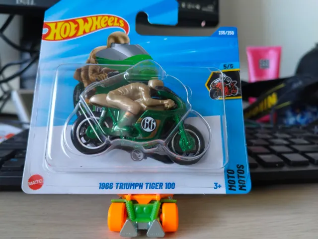 Hot Wheels 1966 Triumph Tiger 100, treasure hunt
