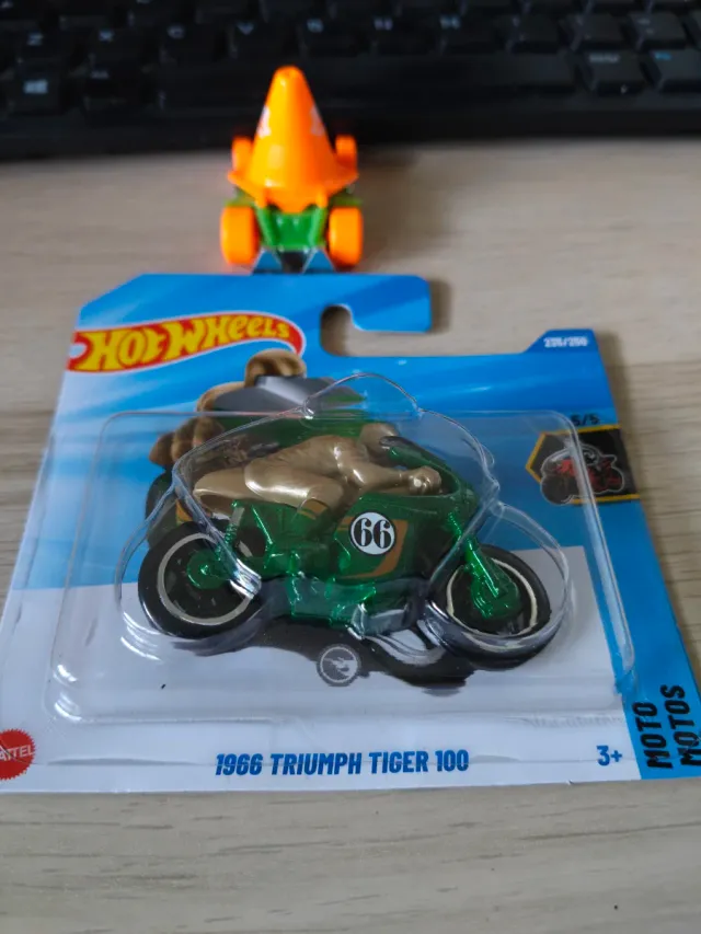 Hot Wheels 1966 Triumph Tiger 100, treasure hunt