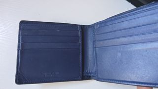 Elegante tarjetero Bottega Veneta azul