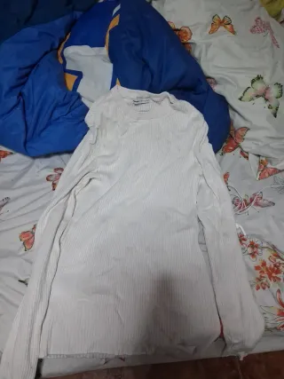 Camisa blanca de manga larga