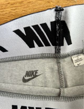 Mallas Nike gris claro