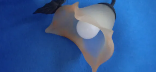 Lámpara de forja con tulipa flor cristal