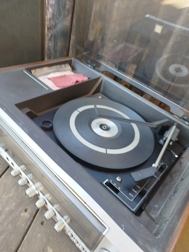 Tocadiscos antiguo Sony HMK 339