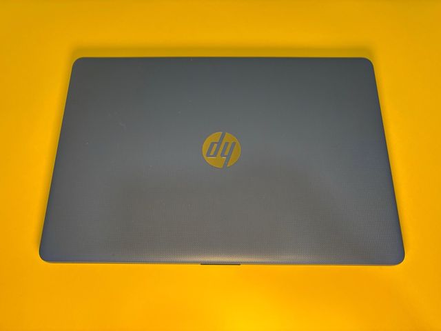 Portátil HP 15,6 pulgadas.