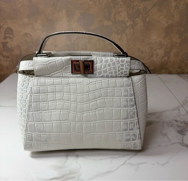 Bolso de mano efecto piel cocodrilo