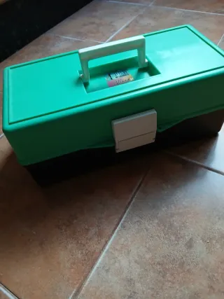 Caja de herramientas verde